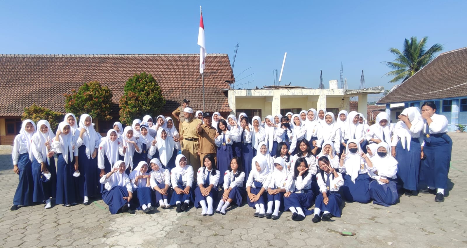 Kebersamaan di SMPN 2 Wagir Malang